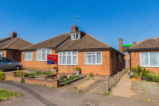 2 bedroom semi-detached bungalow for sale