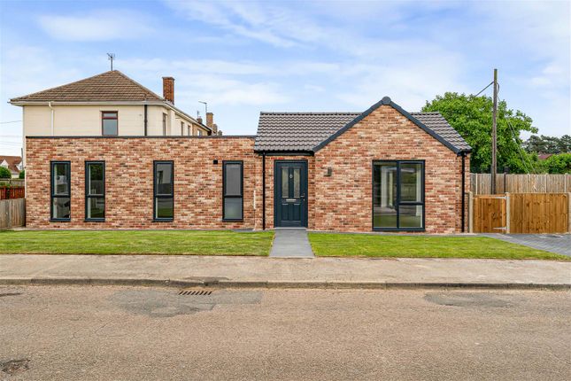 Newport Avenue, Fordham CB7 2 bed detached bungalow for sale
