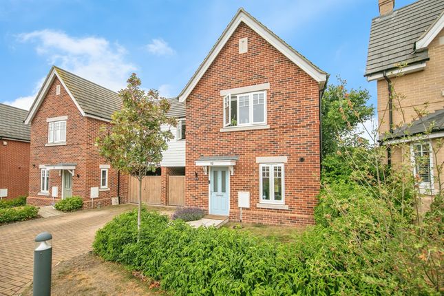 3 bedroom link detached house for sale