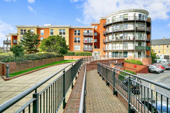 Monarch Way, Newbury Park, IG2 2 bed apartment for sale