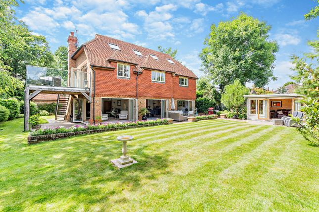 7 bed detached house