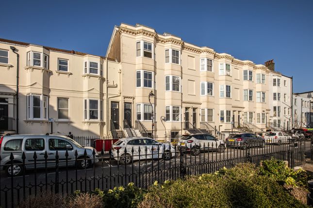 Clarence Square, Brighton, BN1 1ED 2 bed flat for sale