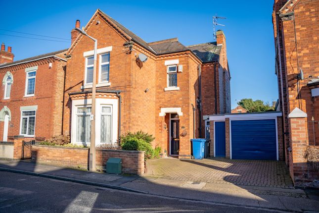 4 bed detached house