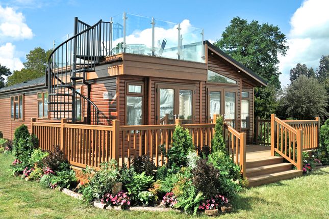 2 bedroom lodge for sale