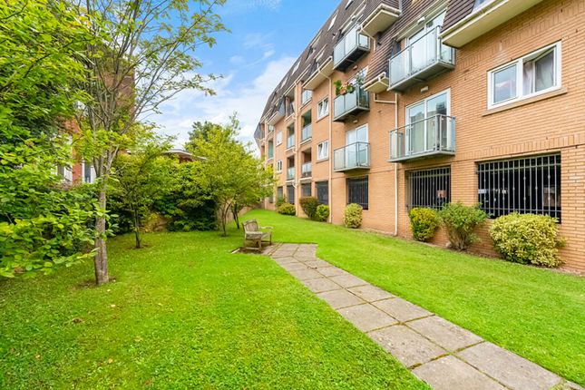 Lakelands Court, Rhydypenau Rd 2 bed apartment for sale