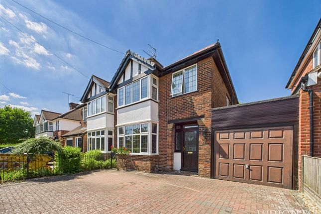 Selwyn Crescent, Hatfield AL10 3 bed semi