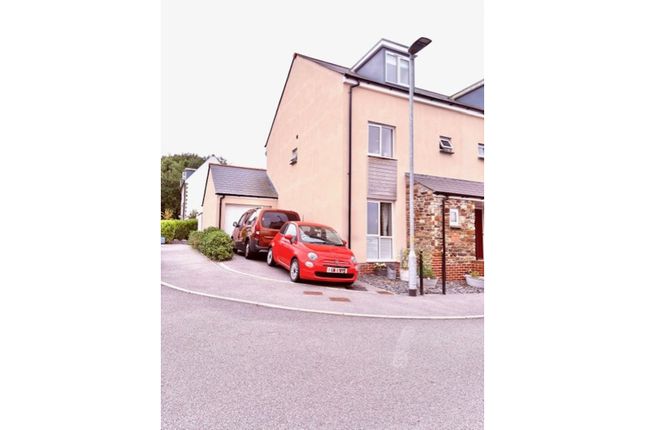 4 bed semi-detached house