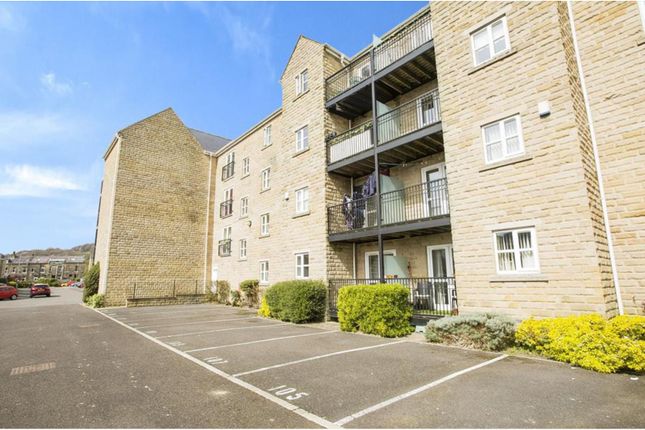 2 bedroom ground floor flat for sale