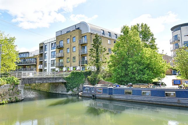 Elder Court, Hertford SG13 2 bed flat for sale