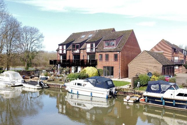 Temple Mill Island, Marlow 4 bed townhouse for sale