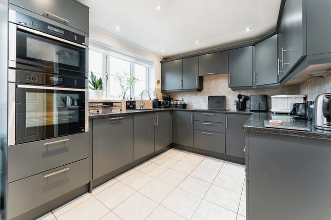 4 bedroom terraced house for sale