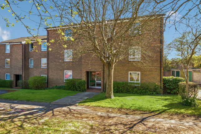 Elder Close, Winchester, Hampshire, SO22 1 bed flat for sale