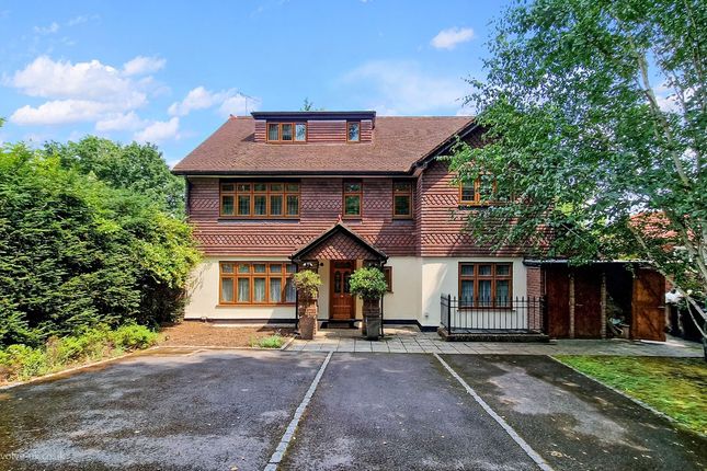 Flat B,  5 Woodlands Close,  Gerrards... 3 bed flat for sale