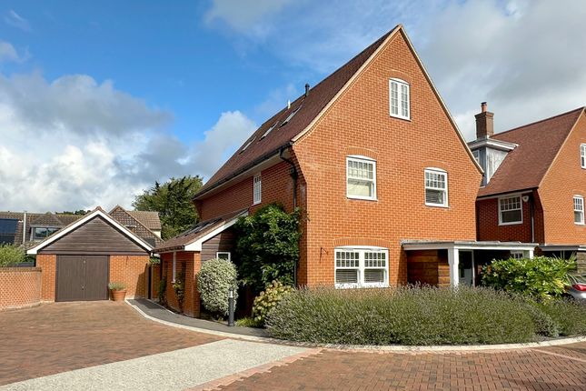 Abbots Brook, Lymington SO41 4 bed detached house for sale