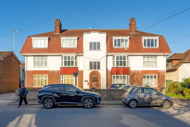 3 bedroom flat for sale