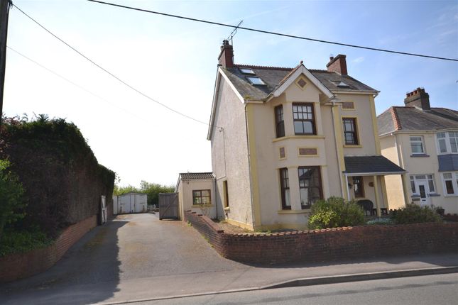 4 bed detached house