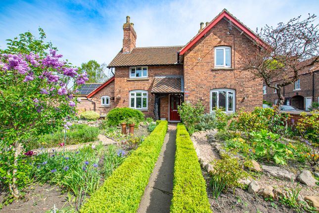 Riccall, York YO19 3 bed detached house for sale