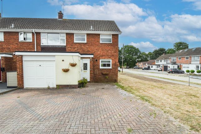Wyatts Green Lane, Wyatts Green... 3 bed semi