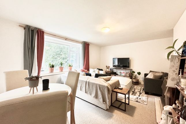 Portinscale Road, London SW15 2 bed apartment for sale