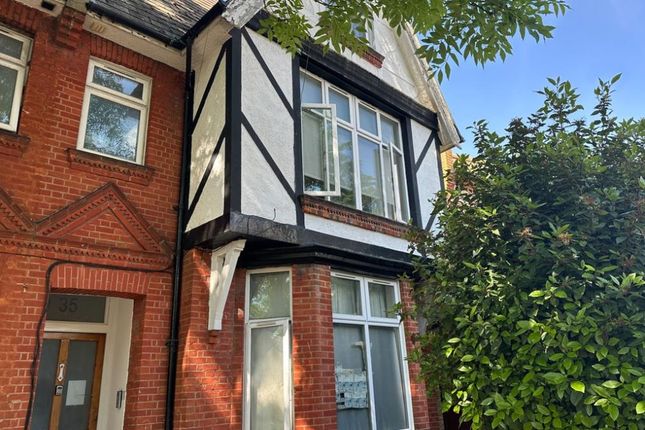 Studio flat for sale