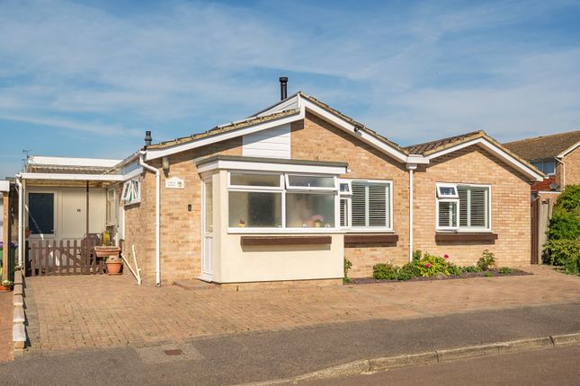 Grasmere Gardens, Folkestone, CT19 3 bed detached bungalow for sale