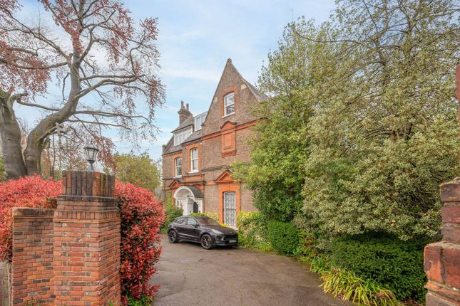 West Heath Road, Hampstead, London, NW3 3 bed flat for sale