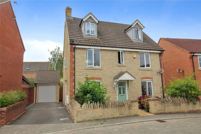Jopp Close, Wiltshire SN25 5 bed detached house for sale