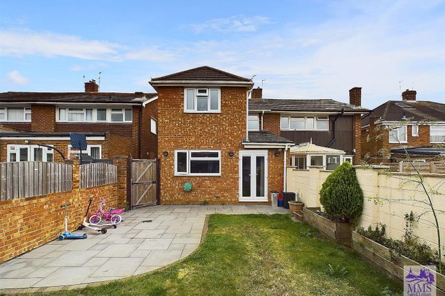 5 bedroom semi-detached house for sale