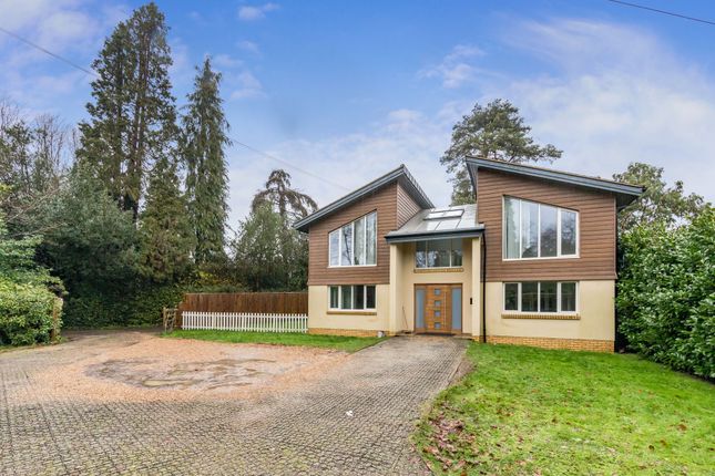 Lewes Road, East Grinstead RH19 4 bed detached house for sale