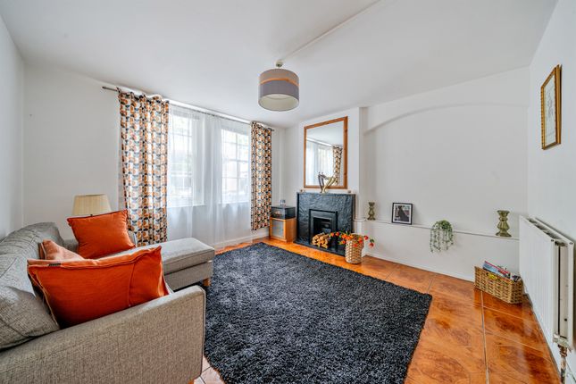 3 bedroom flat for sale