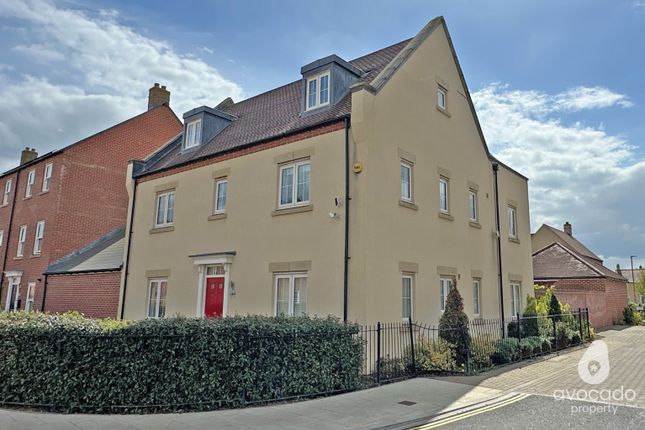 5 bed detached house