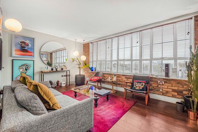 Peckham Grove, London, SE15 2 bed apartment for sale
