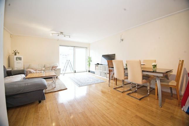 3 bedroom flat for sale