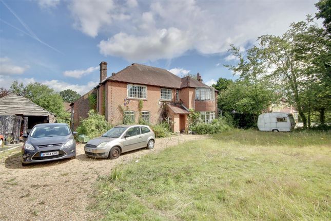 6 bedroom detached house for sale