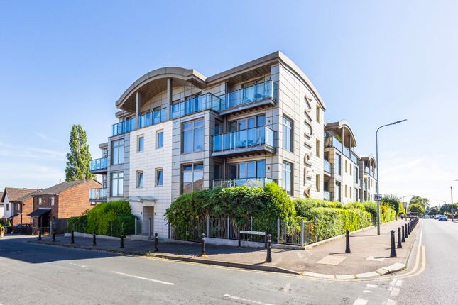 Lower Queens Road, Buckhurst Hill IG9 2 bed flat for sale