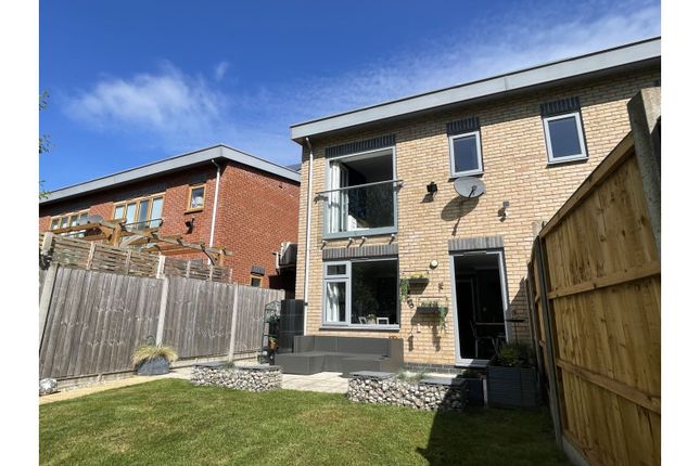 2 bed semi-detached house