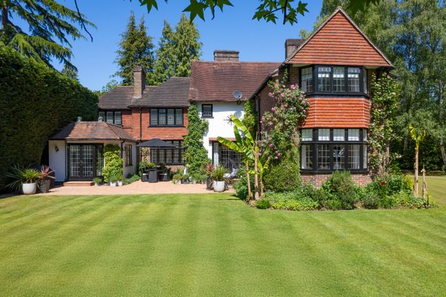 Horseshoe Lane, Ash Vale, Surrey 5 bed detached house for sale