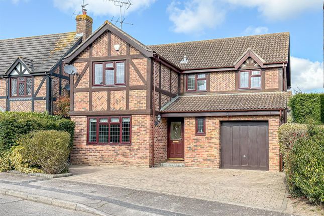 Spencers, Hockley SS5 4 bed detached house for sale