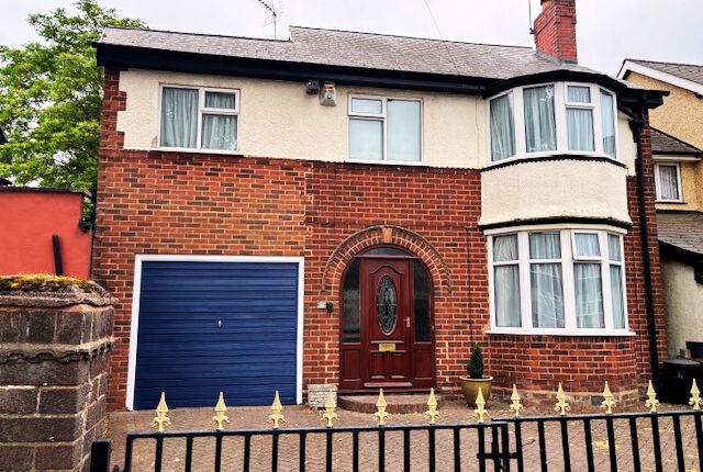 Hall Green Road, West Bromwich, B71 3 bed detached house for sale