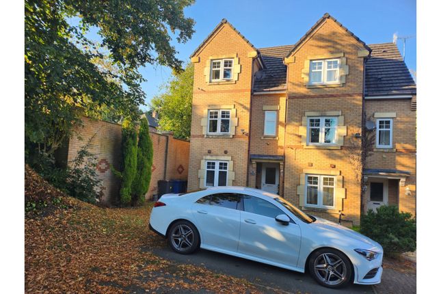 3 bed semi-detached house