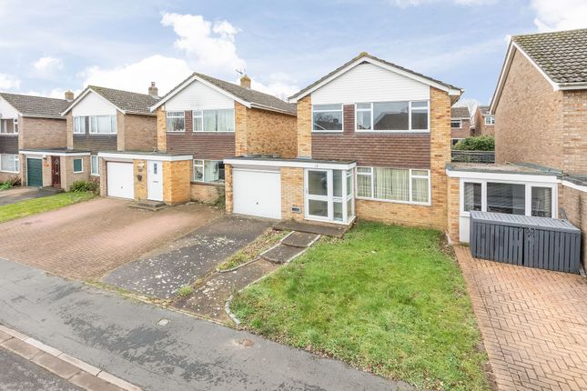 3 bed link detached house