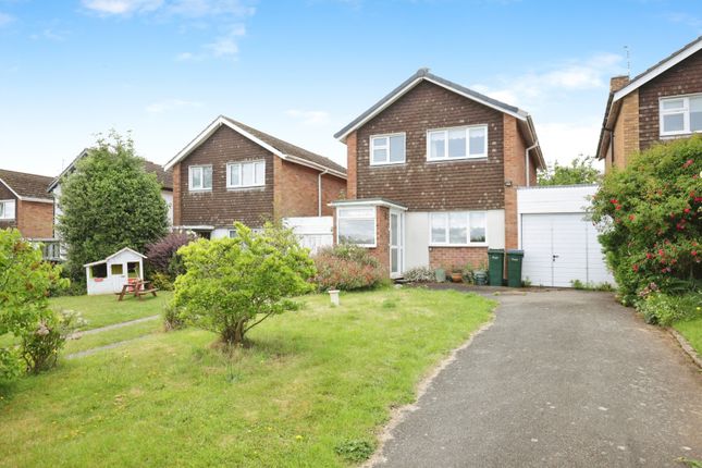 3 bedroom link detached house for sale