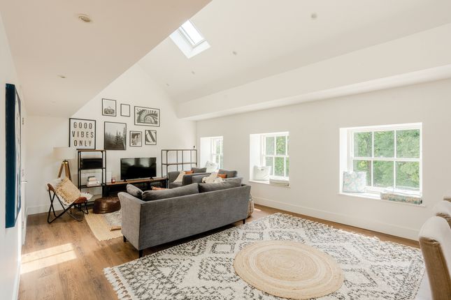 3 bedroom maisonette for sale