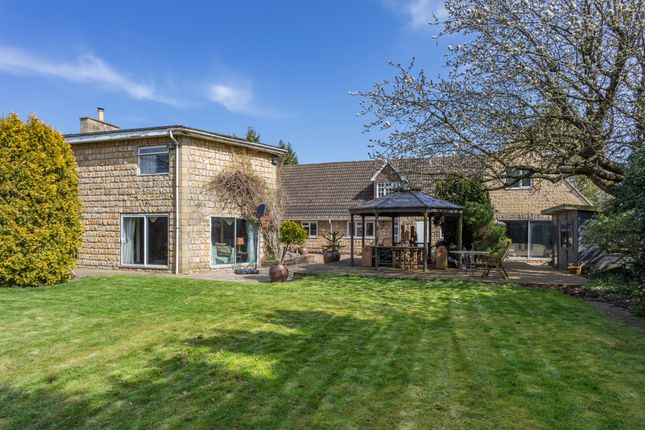 6 bedroom detached house for sale