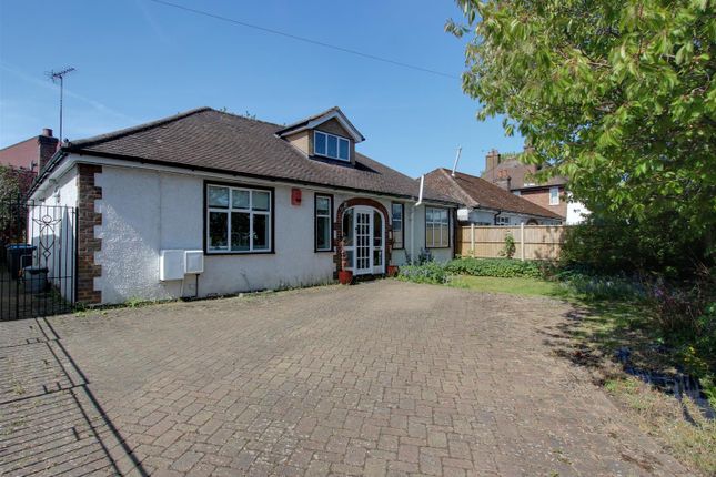 Dundale Road, Tring 4 bed detached bungalow for sale