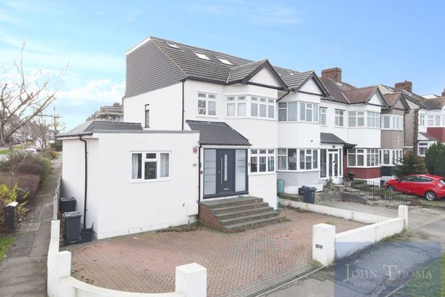 Kensington Drive, Woodford Green IG8 5 bed terraced house for sale