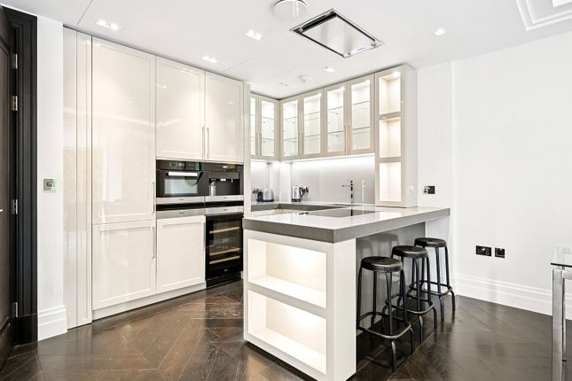 Strand, London, WC2R 2 bed apartment for sale