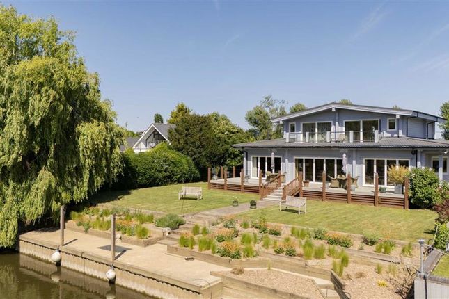 Laleham Reach, Chertsey KT16 4 bed detached house for sale