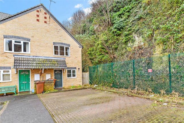 Oliver Twist Close, Rochester, Kent 2 bed end of terrace house for sale