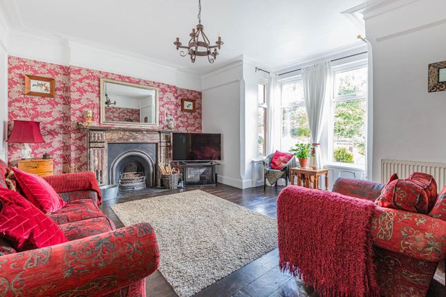 St. Augustines Crescent, Penarth CF64 4 bed semi